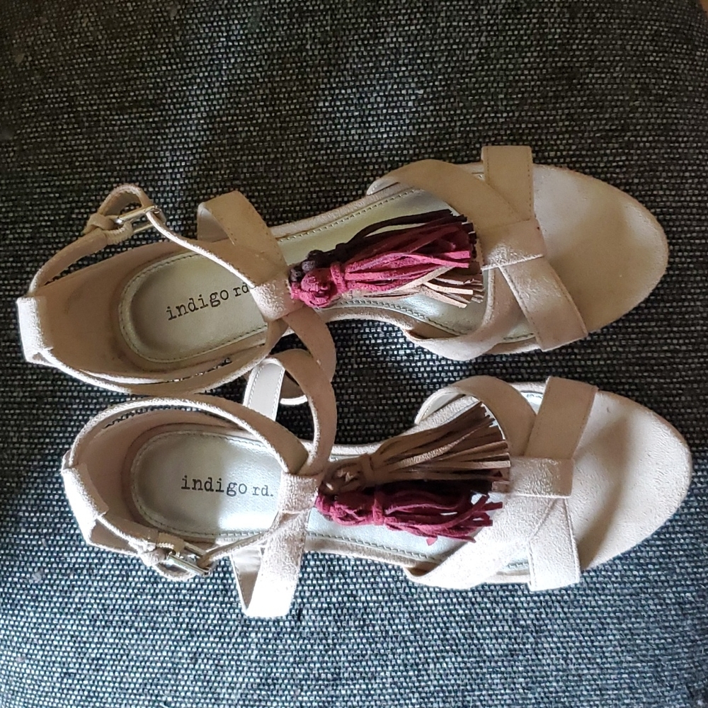 Indigo Rd. Vegan Suede tasseled sandals, 8.5 M, beige